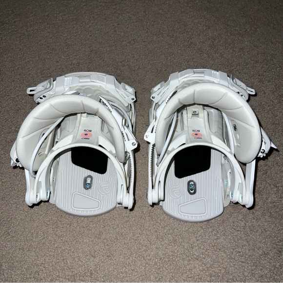 Flow Snowboard Bindings (OMNI) - Picture 2 of 16